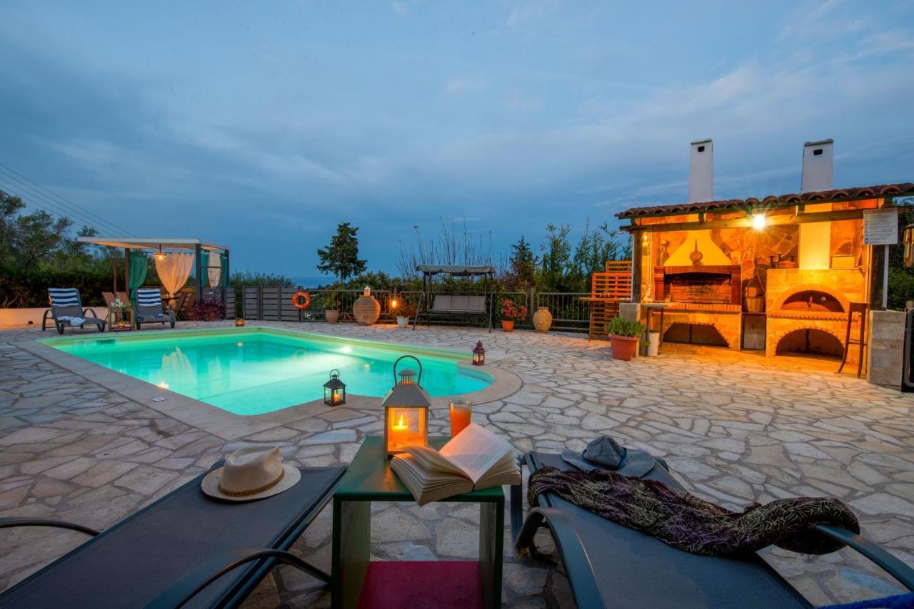 Villa Yiotta Kalodhikatika Bagian luar foto